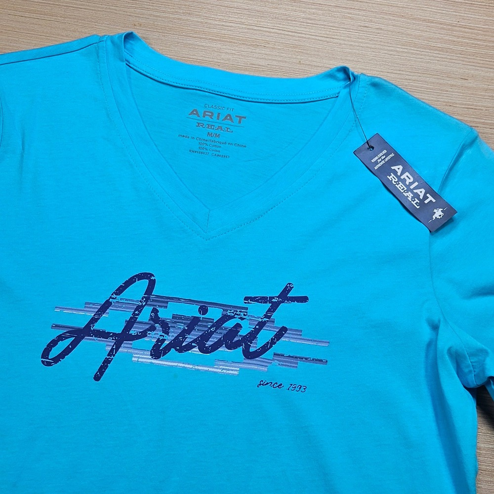 Ariat Real Logo Script Classic Fit SS Tee Women M Blue Short Sleeve V-Neck NEW